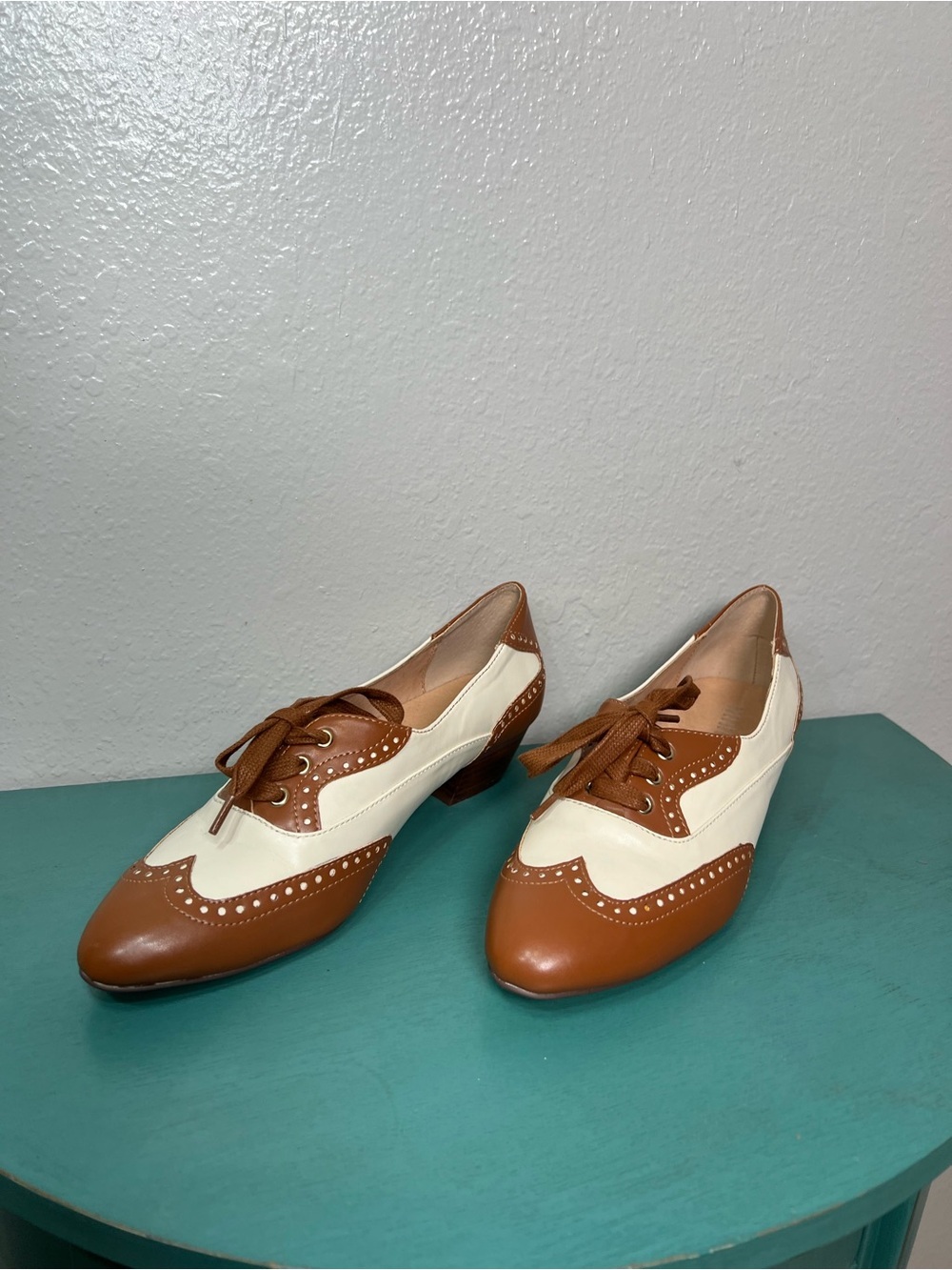 Chelsea Crew Two-Tone Brown and Cream Oxford Low Heels